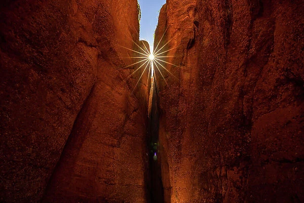 Echidna Chasm Sun light