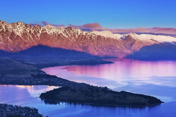 Queenstown and Lake Wakatipu at dusk, New Zealand