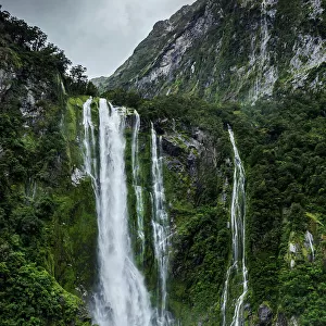 New Zealand Framed Print Collection: Fiordland National Park & Milford Sound, South Island