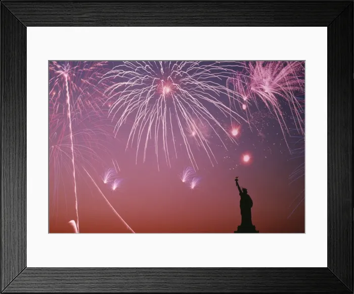 Framed Print : USA, New York City, fireworks on july 4th with silhouette of Statue of Liberty Framed Print : USA, New York City, fireworks on july 4th with silhouette of Statue of Liberty
