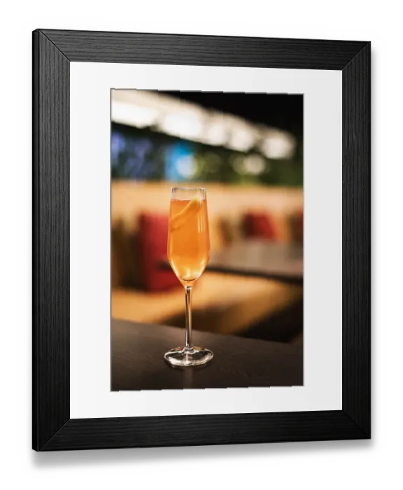 Framed Print : champagne cocktail