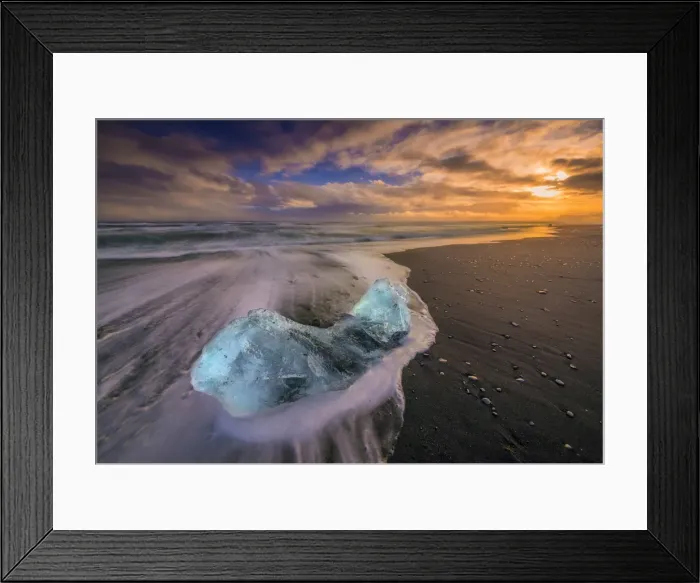 Framed Print : Icebergs on the black volcanic beach at Jokulsarlon, southern Iceland Framed Print : Icebergs on the black volcanic beach at Jokulsarlon, southern Iceland