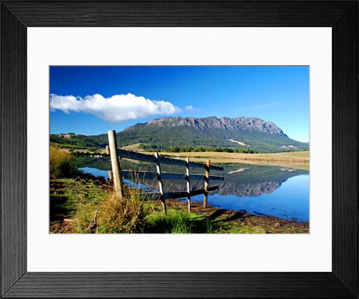 Framed Print : A view to mount Roland near the rural town of Sheffield, in central Tasmania