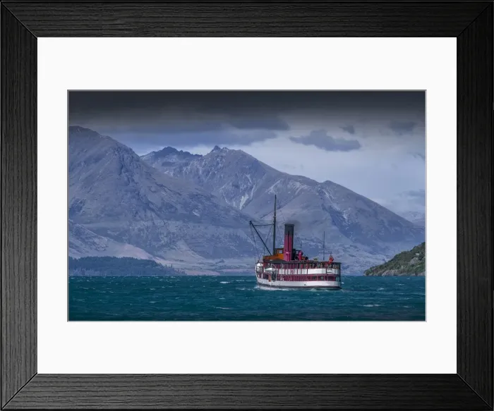 Framed Print : Traditional old working steamship making its way across lake Wakatipu, Queenstown on the South Island of New Zealand