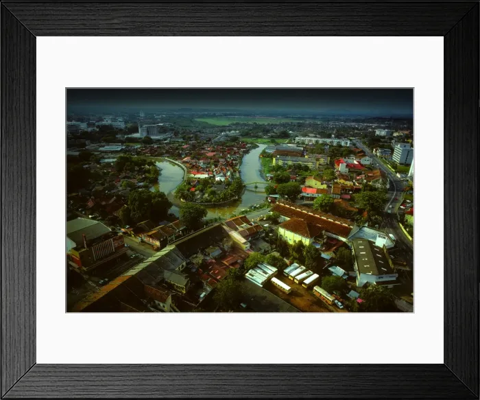 Framed Print : A view of the river and old buildings in Malacca, west coast of Malaysia