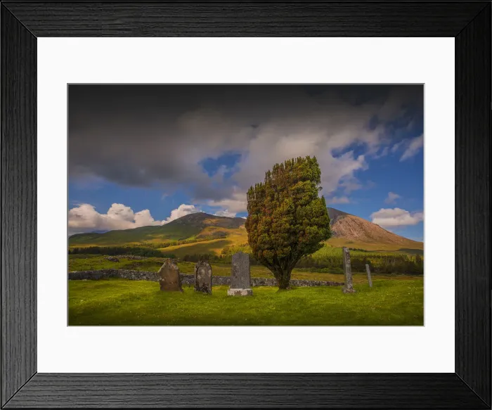 Framed Print : Countryside view of mountains, Isle of Skye, Scotland, the United Kingdom