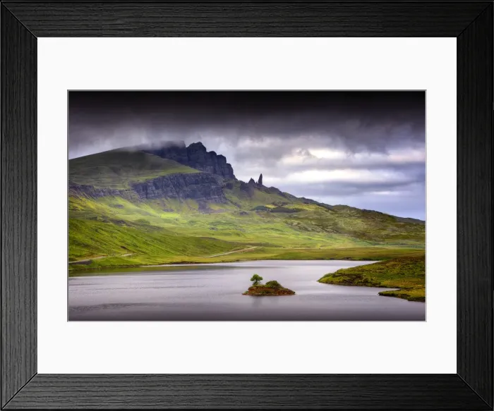 Framed Print : A view to the Old man of Storre, Isle of Skye, Inner Hebrides, Scotland Framed Print : A view to the Old man of Storre, Isle of Skye, Inner Hebrides, Scotland