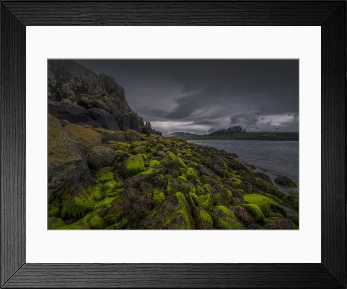 Framed Print : Coastline on the Isle of Skye, Scotland, the United Kingdom Framed Print : Coastline on the Isle of Skye, Scotland, the United Kingdom