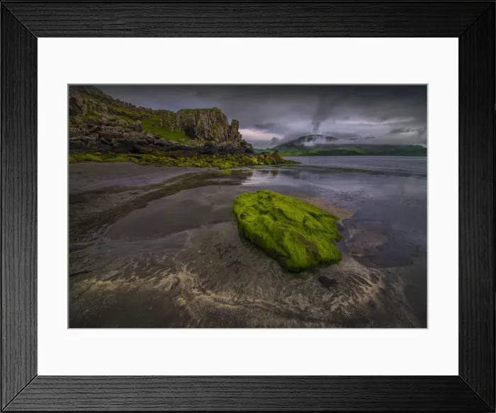 Framed Print : Coastline on the Isle of Skye, Scotland, the United Kingdom Framed Print : Coastline on the Isle of Skye, Scotland, the United Kingdom