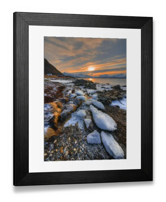 Framed Print : A scenic viewpoint in winter near Vestagoya, on the Lofoten Peninsular, Norway Framed Print : A scenic viewpoint in winter near Vestagoya, on the Lofoten Peninsular, Norway
