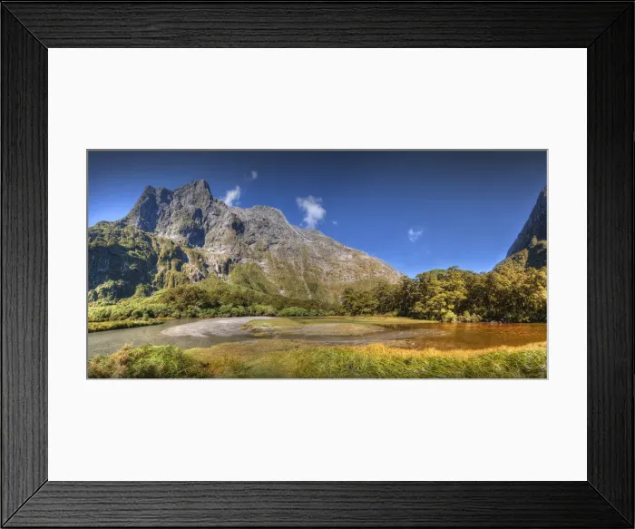 Framed Print : Lake Mintaro, Milford Sound, South Island of New Zealand