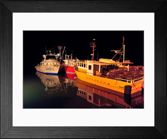 Framed Print : St-Helens commercial fishing wharf at night, east coastline of Tasmania, Australia