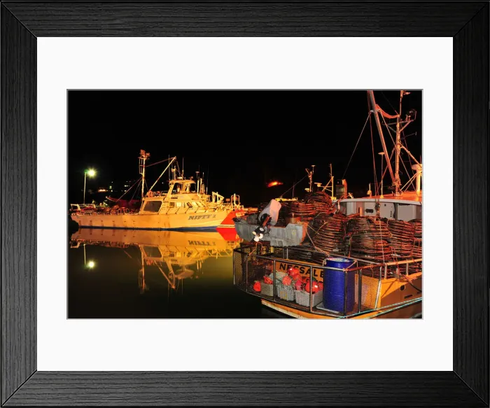 Framed Print : St-Helens commercial fishing wharf at night, east coastline of Tasmania, Australia Framed Print : St-Helens commercial fishing wharf at night, east coastline of Tasmania, Australia
