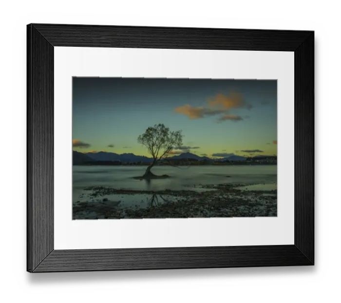 Framed Print : Lake Wanaka at dusk, South Island, New Zealand