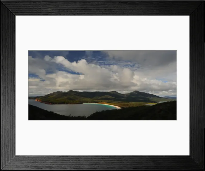 Framed Print : A view of Wine-Glass bay, east coastline of Tasmania, Australia