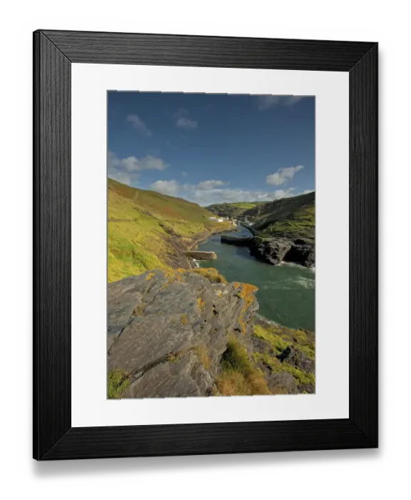 Framed Print : Boscastle Harbour, Cornwall, england Framed Print : Boscastle Harbour, Cornwall, england