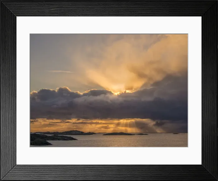 Framed Print : The Winter Wonderland of the Lofoten Peninsular, Arctic circle, Norway Framed Print : The Winter Wonderland of the Lofoten Peninsular, Arctic circle, Norway