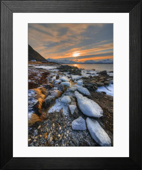 Framed Print : The Winter Wonderland of the Lofoten Peninsular, Arctic circle, Norway Framed Print : The Winter Wonderland of the Lofoten Peninsular, Arctic circle, Norway