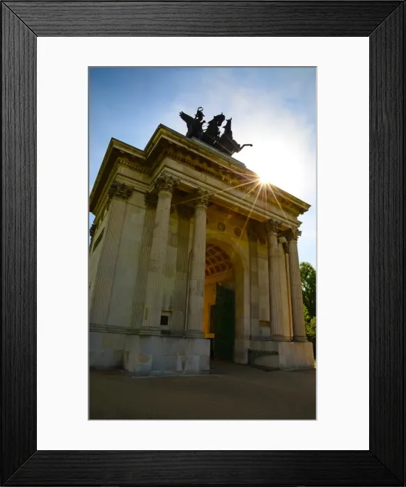 Framed Print : Sunstar on Wellington Arch, London, England, United Kingdom Framed Print : Sunstar on Wellington Arch, London, England, United Kingdom