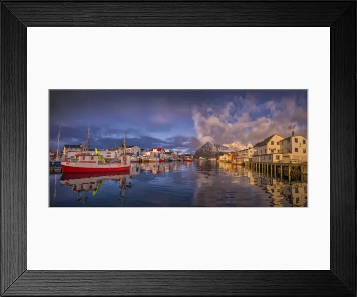 Framed Print : Winter view of Henningsvaar harbour Framed Print : Winter view of Henningsvaar harbour