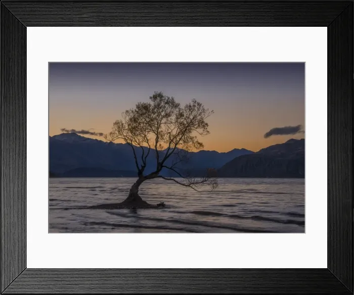 Framed Print : Wanaka lake at dusk, South Island, New Zealand