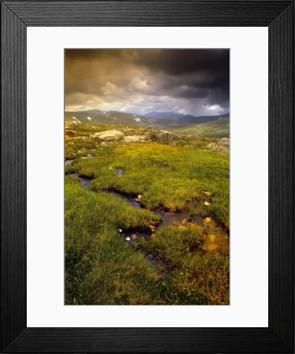 Framed Print : The view near the summit of mount Kozciuszko, New South Wales, Australia Framed Print : The view near the summit of mount Kozciuszko, New South Wales, Australia
