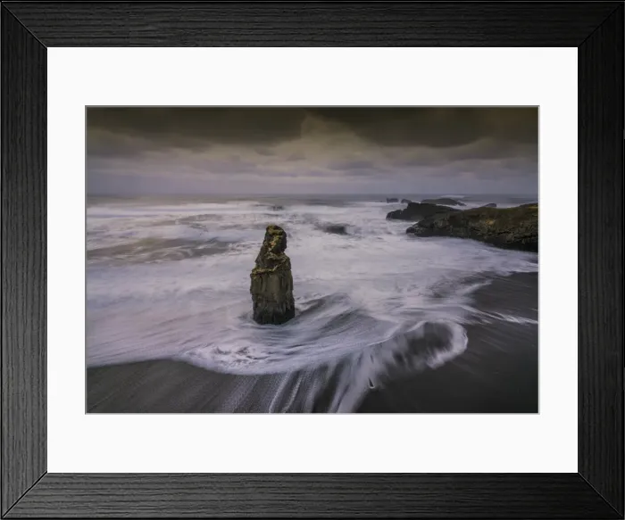 Framed Print : The coastline at Vic, Reynisfjara, southern Iceland Framed Print : The coastline at Vic, Reynisfjara, southern Iceland