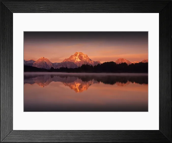 Framed Print : A beautiful coloured dawn casts its glow over Jackson lake in the Grand Tetons, Wyoming