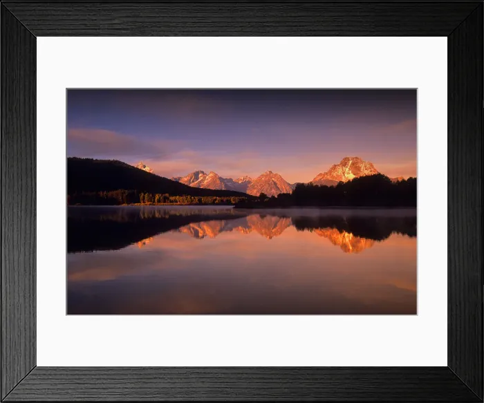 Framed Print : A beautiful coloured dawn casts its glow over Jackson lake in the Grand Tetons, Wyoming