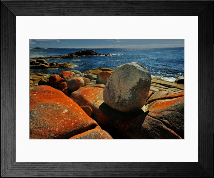 Framed Print : Purdon bay, on the Eastern coastline of the island state, Tasmania, Australia
