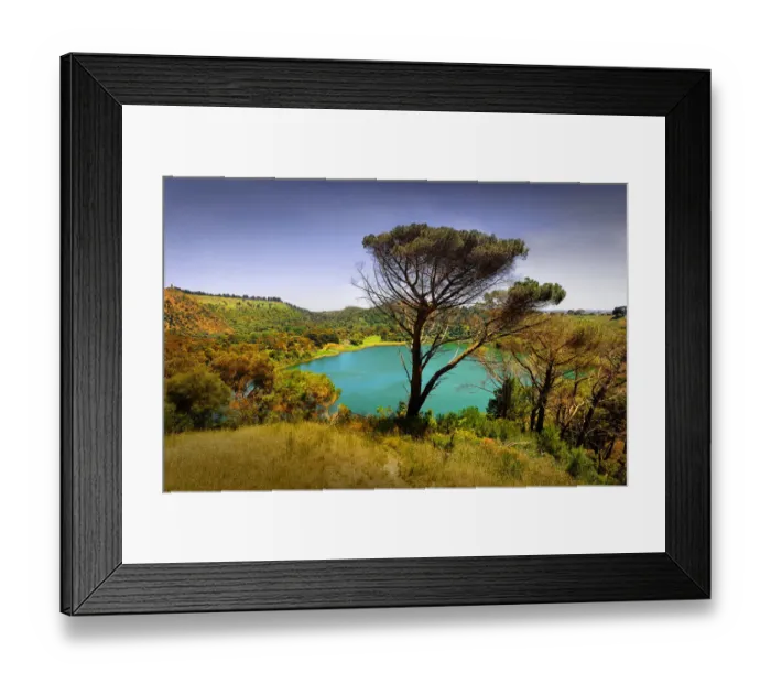Framed Print : Crater lake, a smaller body of water within the nature reserve of the Blue Lake, Mount Gambier, South Australia