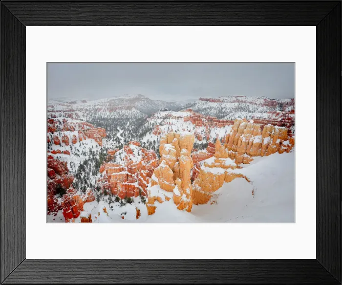 Framed Print : Winter and a mantle of snow in Bryce Canyon national park, Utah, USA