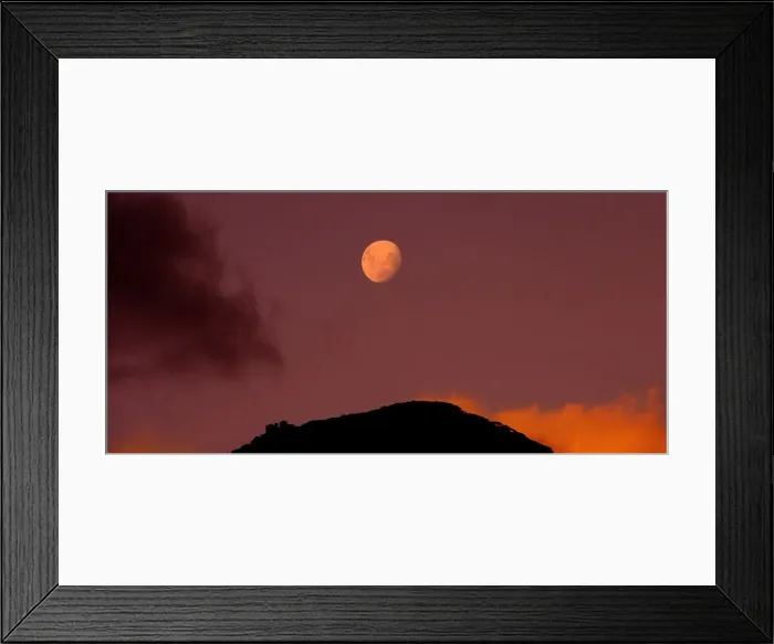Framed Print : Rising moon over the Strzelecki range on Flinders Island, Bass Strait, Tasmania, Australia Framed Print : Rising moon over the Strzelecki range on Flinders Island, Bass Strait, Tasmania, Australia