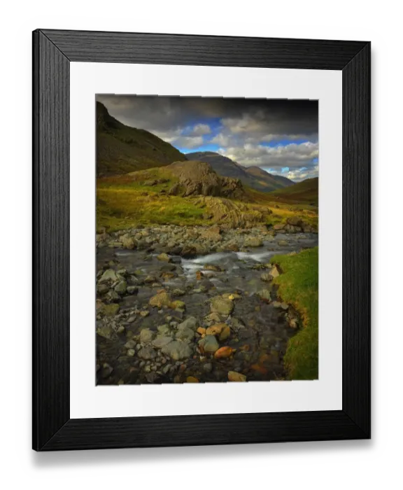 Framed Print : Honister pass near Gatesgarth in the Lake district, Cumbria, England Framed Print : Honister pass near Gatesgarth in the Lake district, Cumbria, England