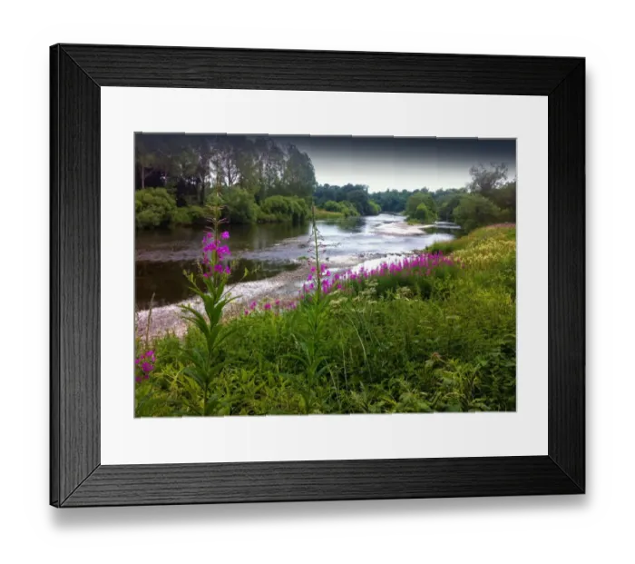 Framed Print : The river Tweed in the borders area of south eastern Scotland