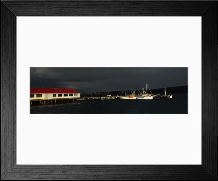 Framed Print : Dover Wharf, in the southern region of Australias Island state, Tasmania