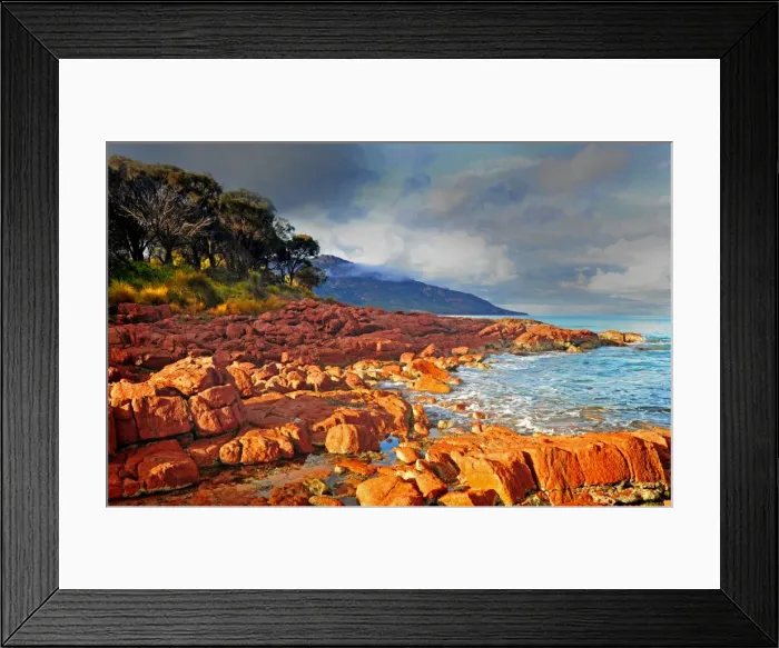 Framed Print : Coles Bay in Freycinet National Park, East coast of Tasmania
