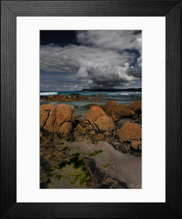 Framed Print : A view of the Friendly beaches, on the East coastline of Tasmania near Freycinet Peninsular
