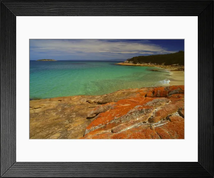 Framed Print : A view of the beach in the Freycinet National park, eastern coastline of Tasmania Framed Print : A view of the beach in the Freycinet National park, eastern coastline of Tasmania