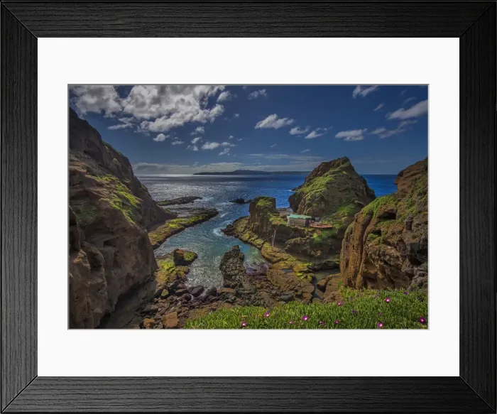 Framed Print : A view towards Norfolk Island from high on the clifftop track on Phillip Island