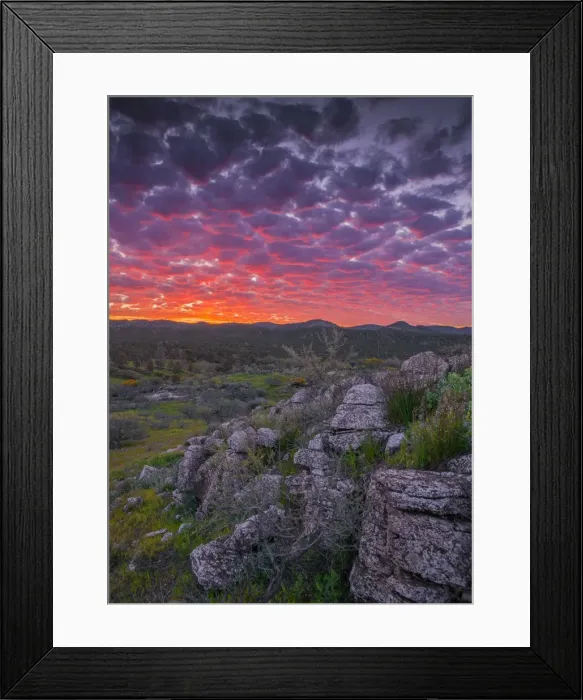 Framed Print : Sunset in the Bunaroo valley in the southern region of Flinders Ranges National Park, South Australia