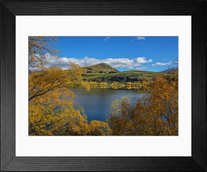Framed Print : Lake Hayes in the Autumn on the South Island of New Zealand Framed Print : Lake Hayes in the Autumn on the South Island of New Zealand