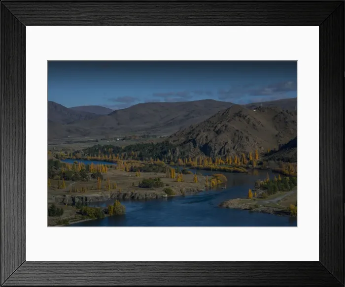 Framed Print : Lake Aviemore, South Island of New Zealand Framed Print : Lake Aviemore, South Island of New Zealand