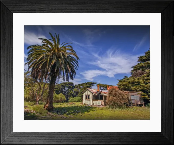 Framed Print : The rural area of Gunningbar and a derelict farmhouse on Flinders Island, Tasmania