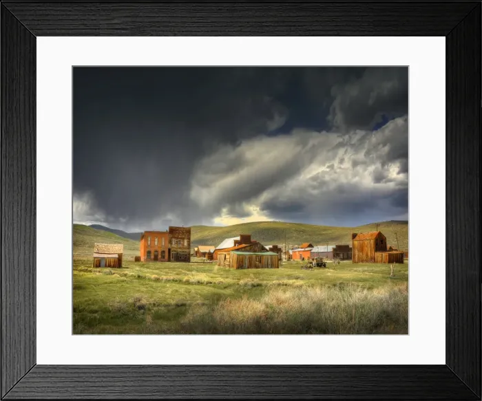 Framed Print : Bodie, in the Sierra Nevada mountains, is an abandoned mining town near the border of Nevada, California, United States Framed Print : Bodie, in the Sierra Nevada mountains, is an abandoned mining town near the border of Nevada, California, United States