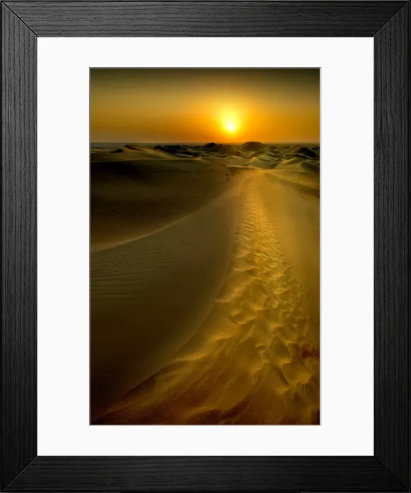Framed Print : Sunset in the Desert of the United Arab Emirates Framed Print : Sunset in the Desert of the United Arab Emirates