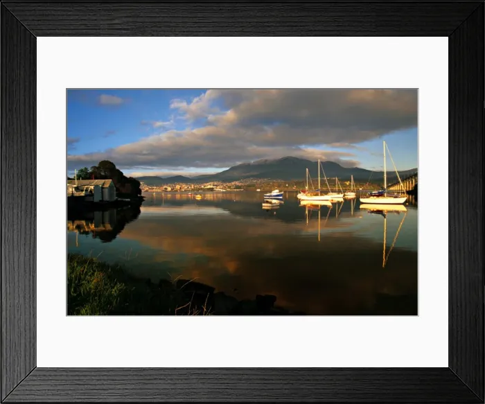 Framed Print : View on the Derwent Estuary, Hobart, southern Tasmania