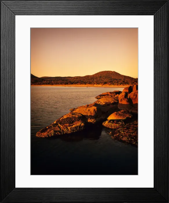 Framed Print : Coles Bay, Freycinet Pensinsular, east coastline of Tasmania Framed Print : Coles Bay, Freycinet Pensinsular, east coastline of Tasmania