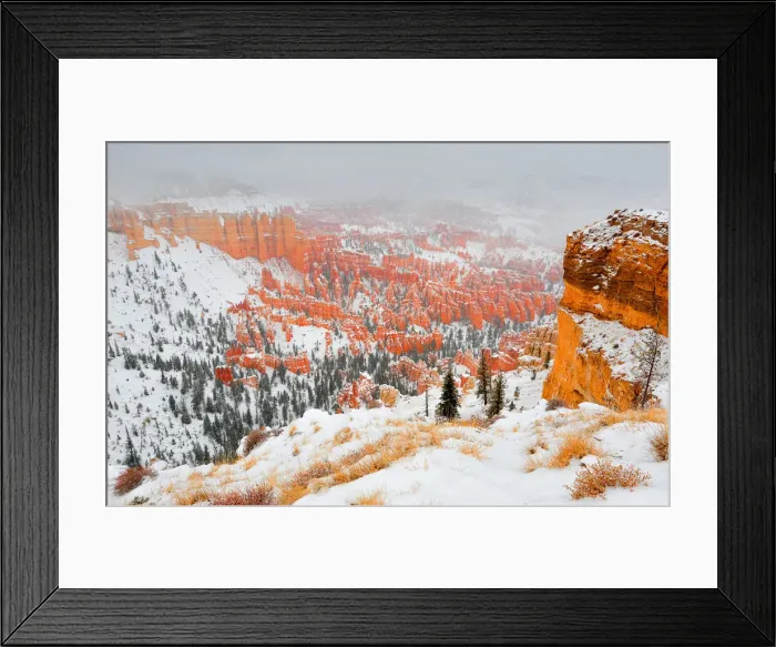Framed Print : Bryce Canyon National park with a winter covering of snow, Utah, south west United States Framed Print : Bryce Canyon National park with a winter covering of snow, Utah, south west United States