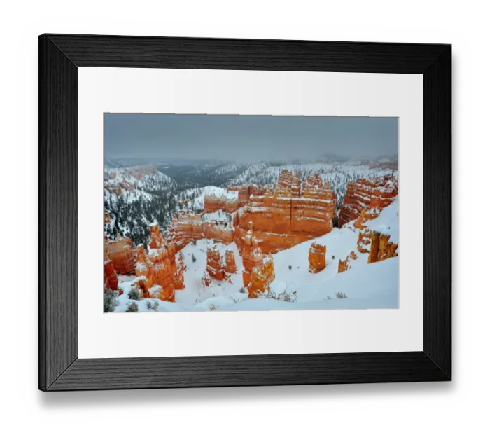 Framed Print : Bryce Canyon National park with a winter covering of snow, Utah, south west United States